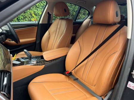 2022 BMW 5-Series - photo 6