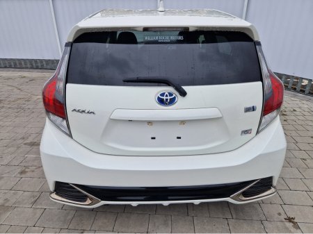 2015 Toyota Aqua - photo 9