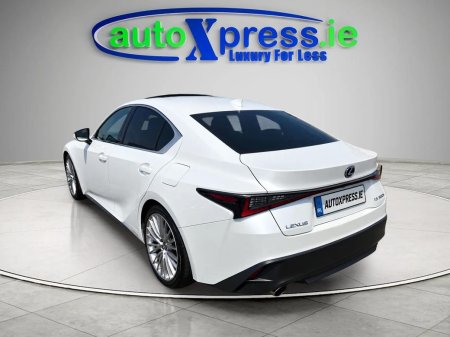 2021 Lexus IS - photo 3