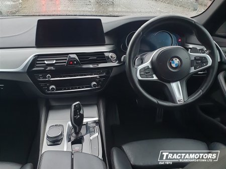 2018 BMW 5-Series - photo 2