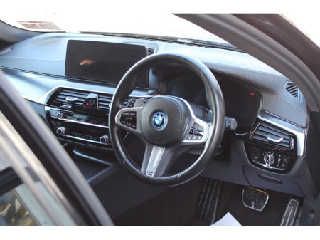 2024 BMW 5-Series - photo 2