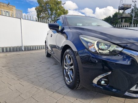 2017 Mazda Demio - photo 2