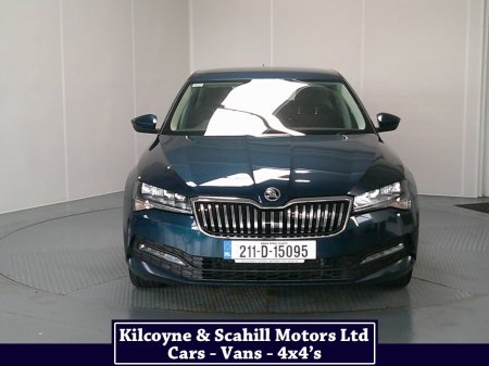 2021 Skoda Superb - photo 2