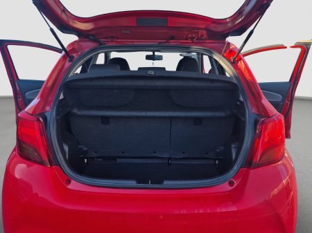 2015 Toyota Yaris - photo 14