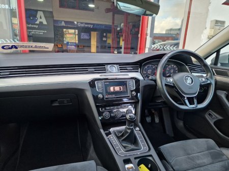 2017 Volkswagen Passat - photo 29