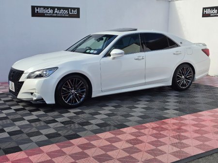 2015 Toyota Crown - photo 3