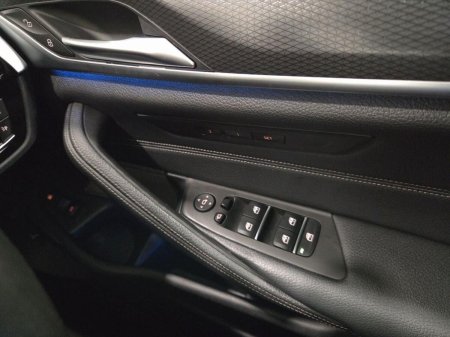 2022 BMW 5-Series - photo 23