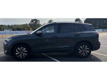 2025 Volkswagen Tiguan - photo 8