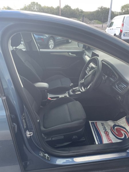 2019 Ford Focus - photo 4