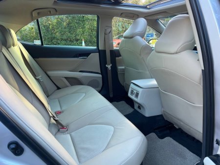 2018 Toyota Camry - photo 8