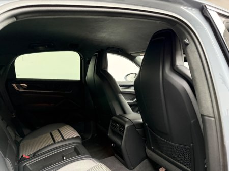 2024 Porsche Cayenne - photo 12
