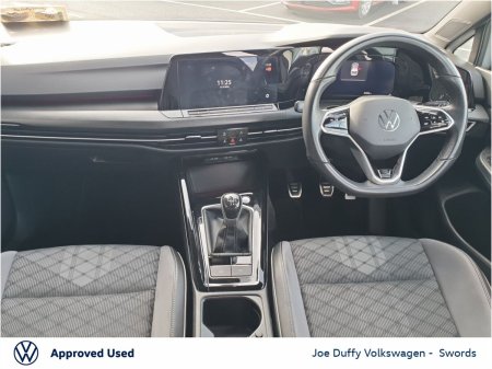 2024 Volkswagen Golf - photo 2