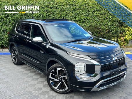 2022 Mitsubishi Outlander 7-SEATER 2.4 HYBRID AUTO ** HUGE SPEC ** //OPENING PAN ROOF // MASSAGE SEATS // 360 PARKING CAMERAS