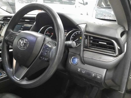 2020 Toyota Camry - photo 3