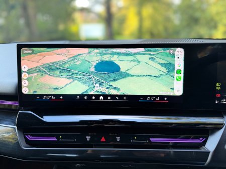 2024 BMW 5-Series - photo 16
