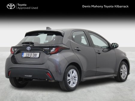 2023 Toyota Yaris - photo 2