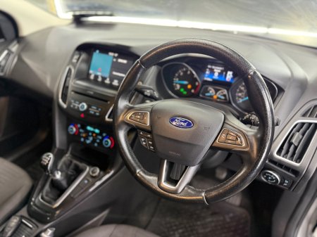2017 Ford Focus - photo 24