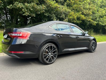 2017 Skoda Superb - photo 2