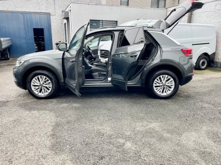 2023 Volkswagen T-Roc - photo 21