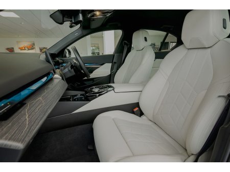 2025 BMW i5 - photo 18