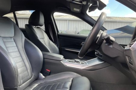 2024 BMW 3-Series - photo 17