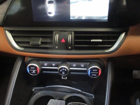 2017 Alfa Romeo Giulia - photo 13