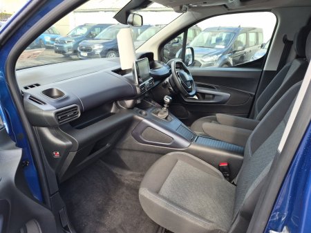 2022 Peugeot Rifter - photo 2