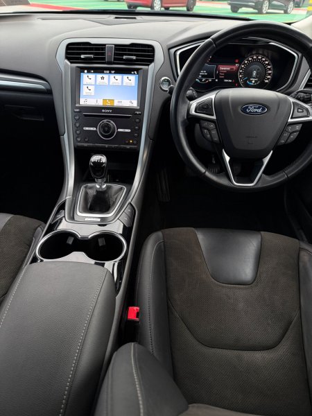 2017 Ford Mondeo - photo 10