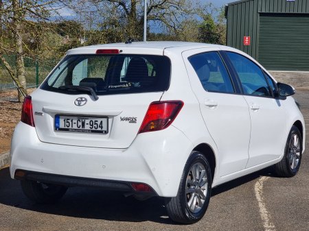 2015 Toyota Yaris - photo 4