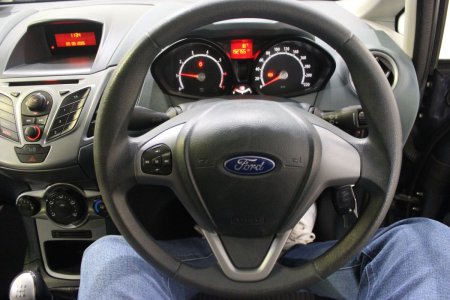 2011 Ford Fiesta - photo 22