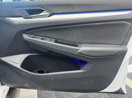 2023 Volkswagen Golf - photo 17