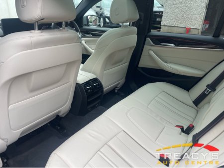 2022 BMW 5-Series - photo 8