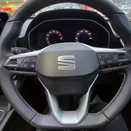 2025 SEAT Leon - photo 13