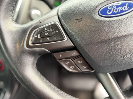 2017 Ford Focus - photo 13