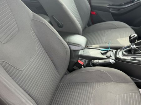 2017 Ford Focus - photo 15