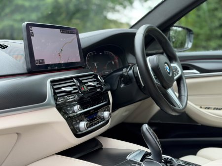 2021 BMW 5-Series - photo 8