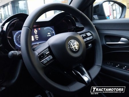 2025 Alfa Romeo Junior - photo 20