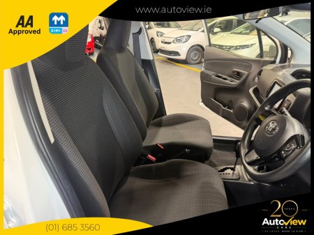 2020 Toyota Vitz - photo 10