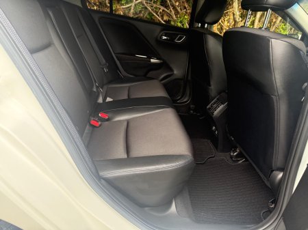 2016 Honda Grace - photo 11