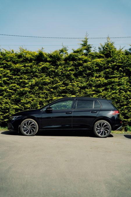 2023 Volkswagen Golf - photo 2