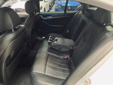 2022 BMW 5-Series - photo 13