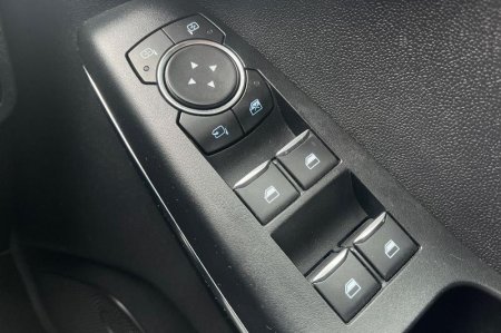 2020 Ford Fiesta - photo 16