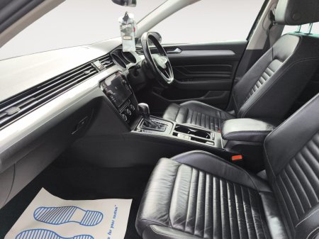 2020 Volkswagen Passat - photo 12
