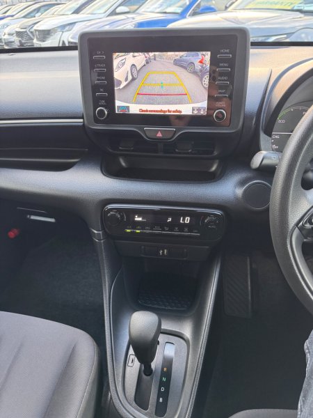 2021 Toyota Yaris - photo 12