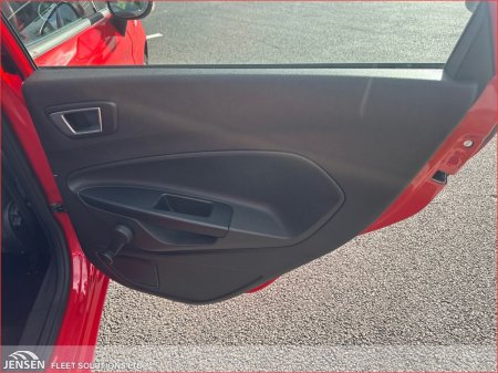 2014 Ford Fiesta - photo 18