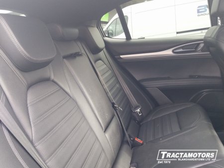 2024 Alfa Romeo Stelvio - photo 26