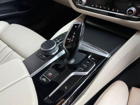 2022 BMW 5-Series - photo 15