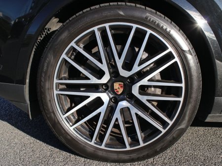 2025 Porsche Cayenne - photo 11