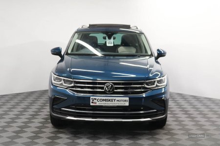 2023 Volkswagen Tiguan - photo 2