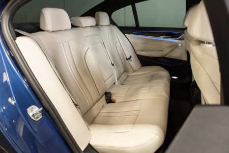 2023 BMW 5-Series - photo 11